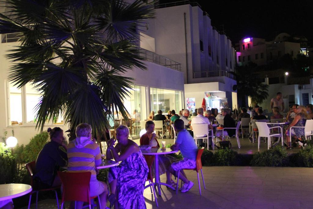 Club Shark Hotel Gumbet Exterior photo